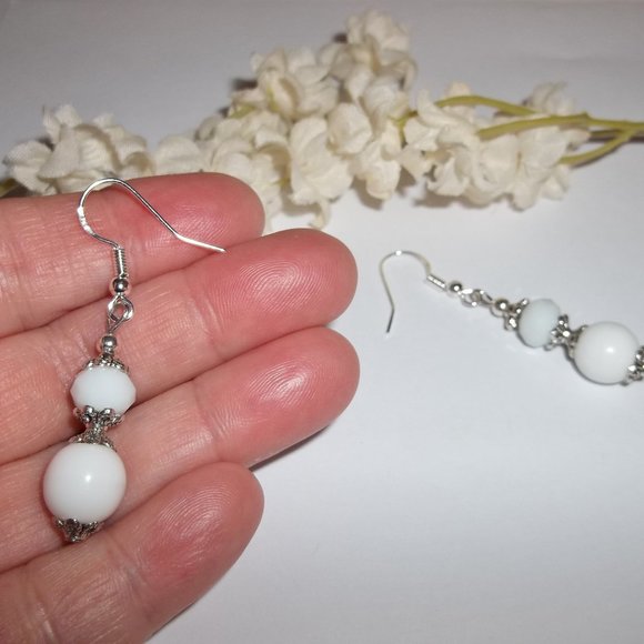 Handmade Earrings White Beaded Elegant NWT 5228 - Picture 6 of 8
